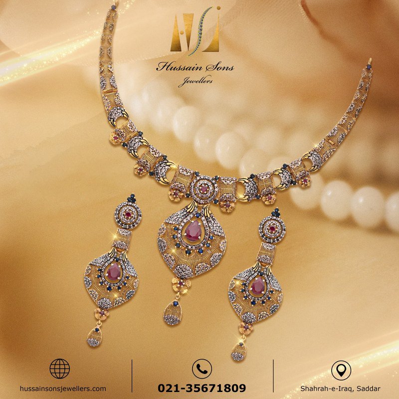 Modern Gold Necklace & Earrings Set Design