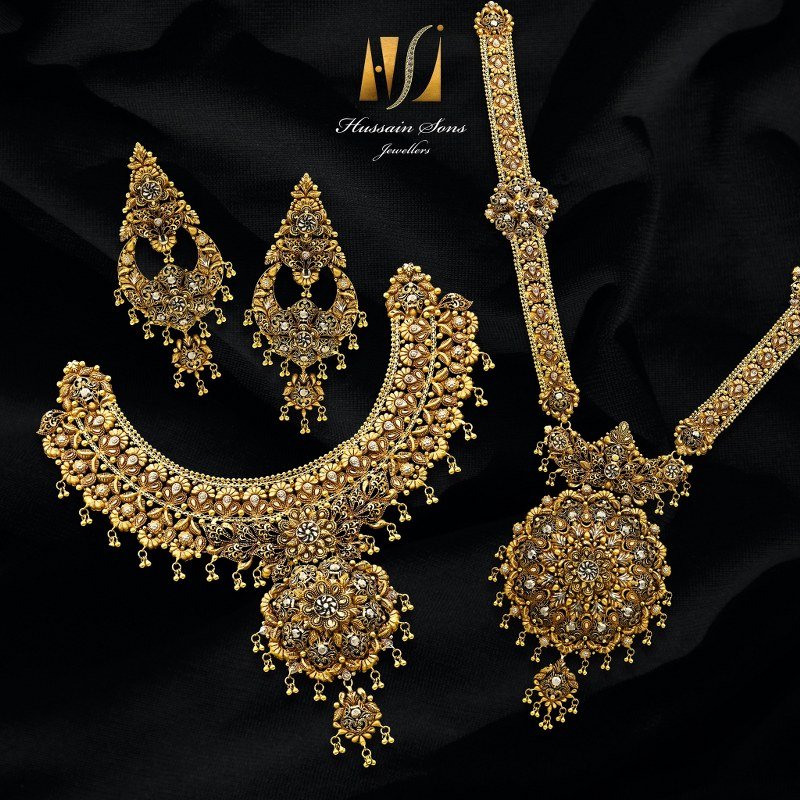 Heavy Bridal Kundan Necklaces set