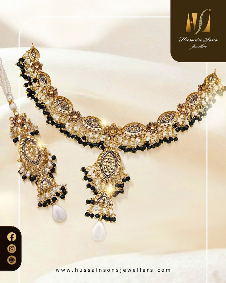 Traditional Gold Choker Necklace