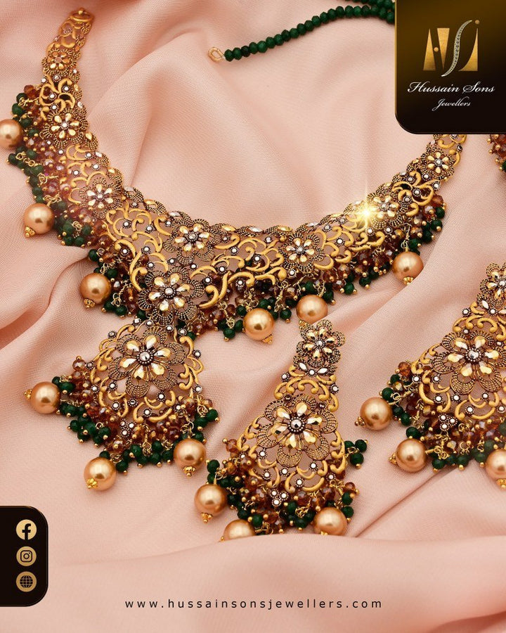 Pakistani Gold Bridal Jewellery Set Design